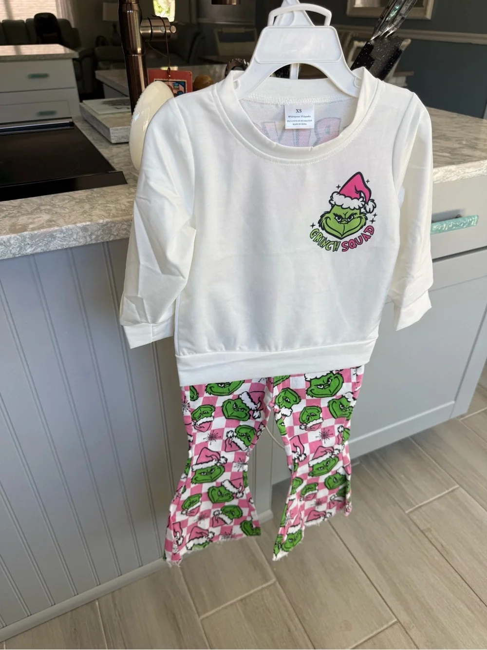 Girls Grinch Squad Christmas Jeans & Top Set Pink Size XS 2T NWOT